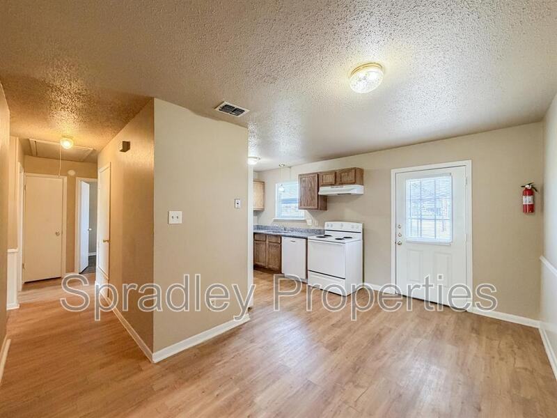 803 Apache Dr - Photo 4 of 11