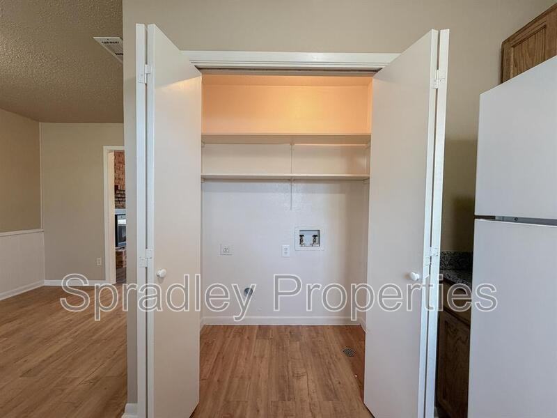 803 Apache Dr - Photo 6 of 11