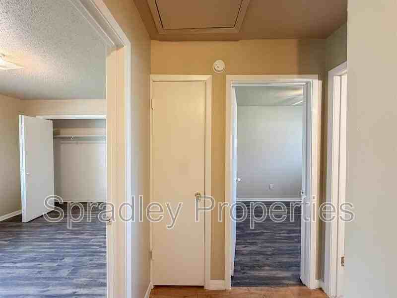 803 Apache Dr - Photo 7 of 11