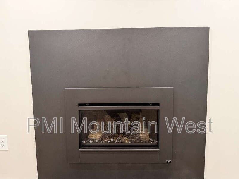 762 Lacey Way #B - Photo 7 of 30