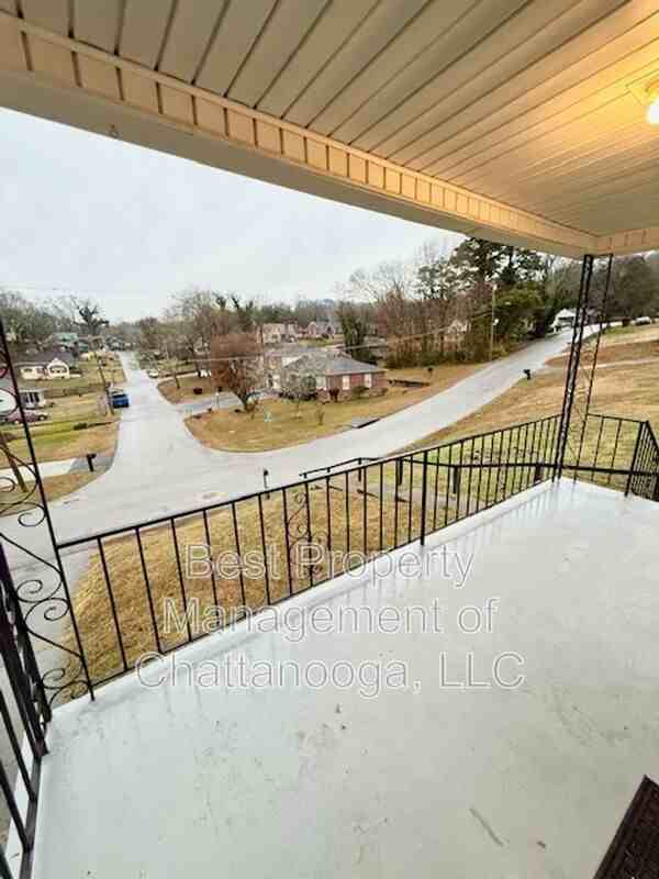 3009 Saint Paul St - Photo 4 of 16