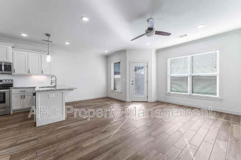 3307 Sw Hillstone Ave - Photo 4 of 23