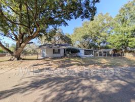 featured image of 573 E 55th St