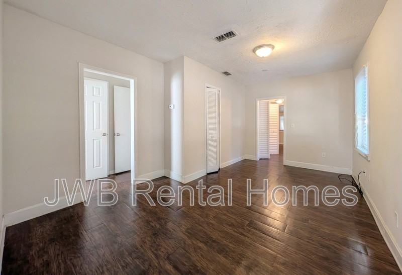 573 E 55th St - Photo 4 of 14