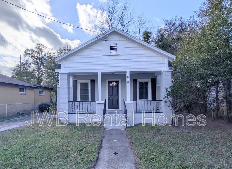 1810 W 24th St - Photo 2 of 13