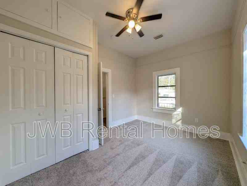 1810 W 24th St - Photo 7 of 13