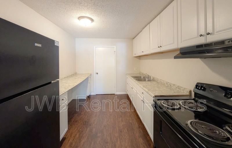 2364 2nd Ave - Photo 4 of 16