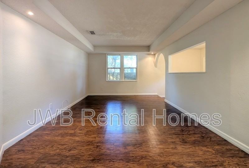 2364 2nd Ave - Photo 5 of 16