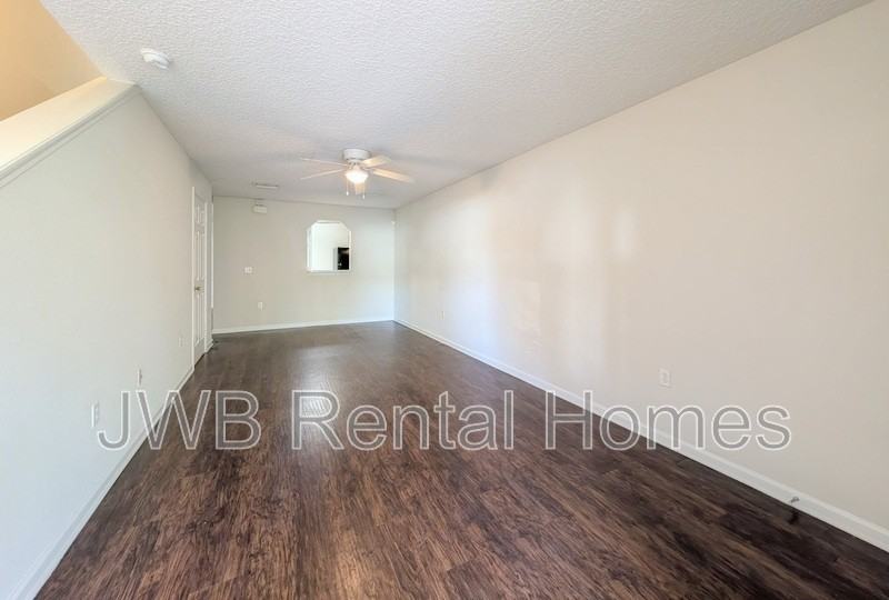 8479 Mcgirts Village Ln - Photo 5 of 17