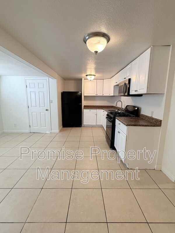 941 40th St #MAIN - Photo 6 of 16