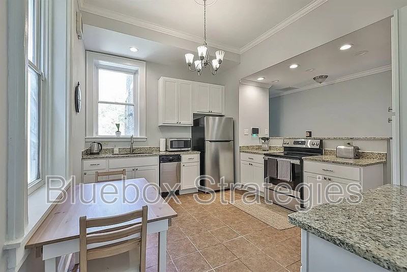 2276 Loth St - Photo 2 of 11