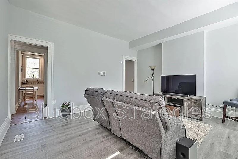 2276 Loth St - Photo 3 of 11