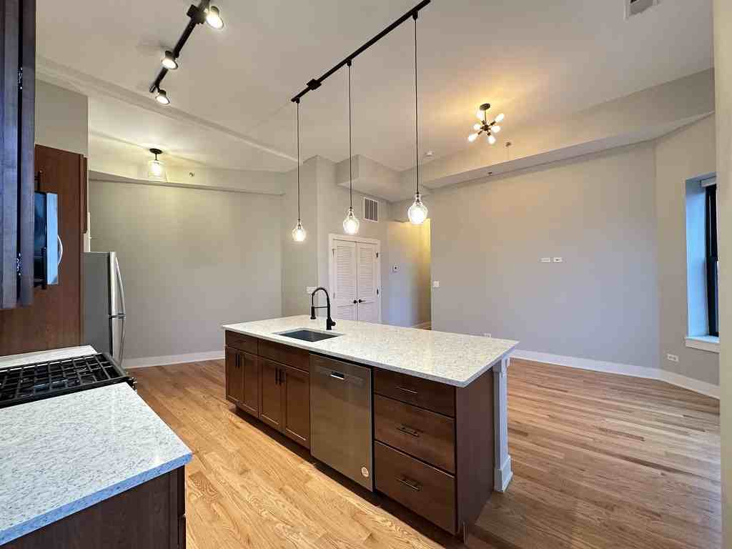 3477 S Archer Ave #301 - Photo 6 of 21