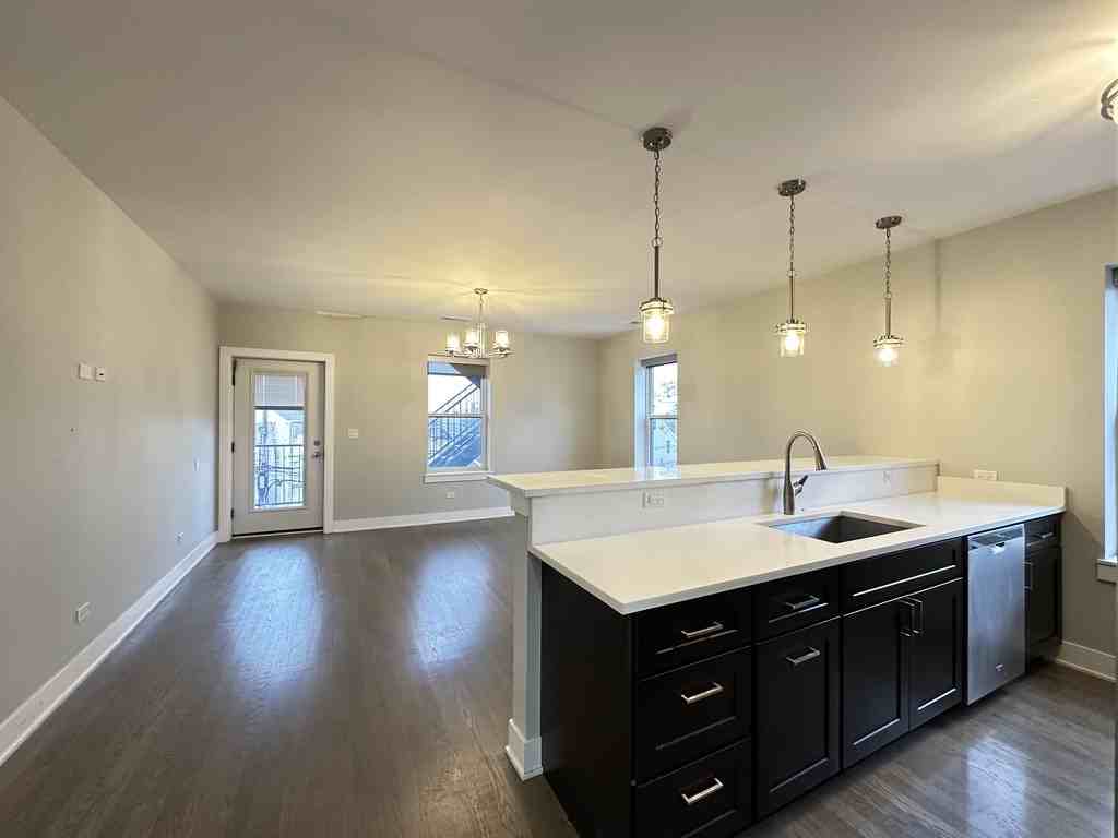 1923 W 21st St #3 - Photo 6 of 21