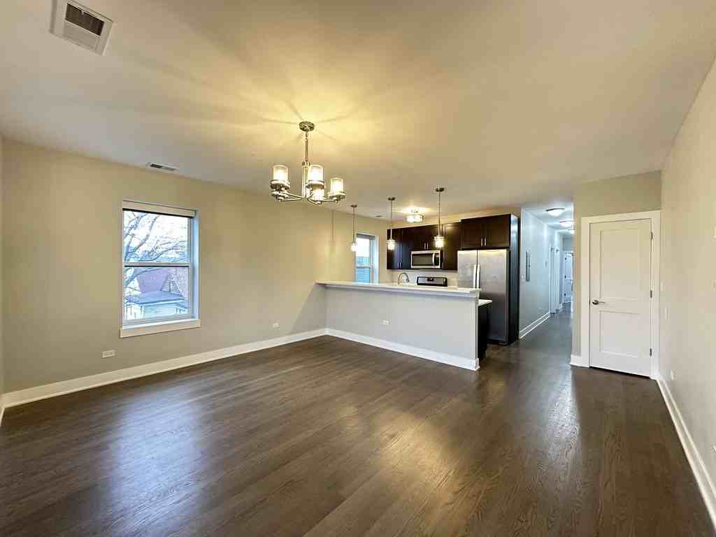 1923 W 21st St #3 - Photo 7 of 21