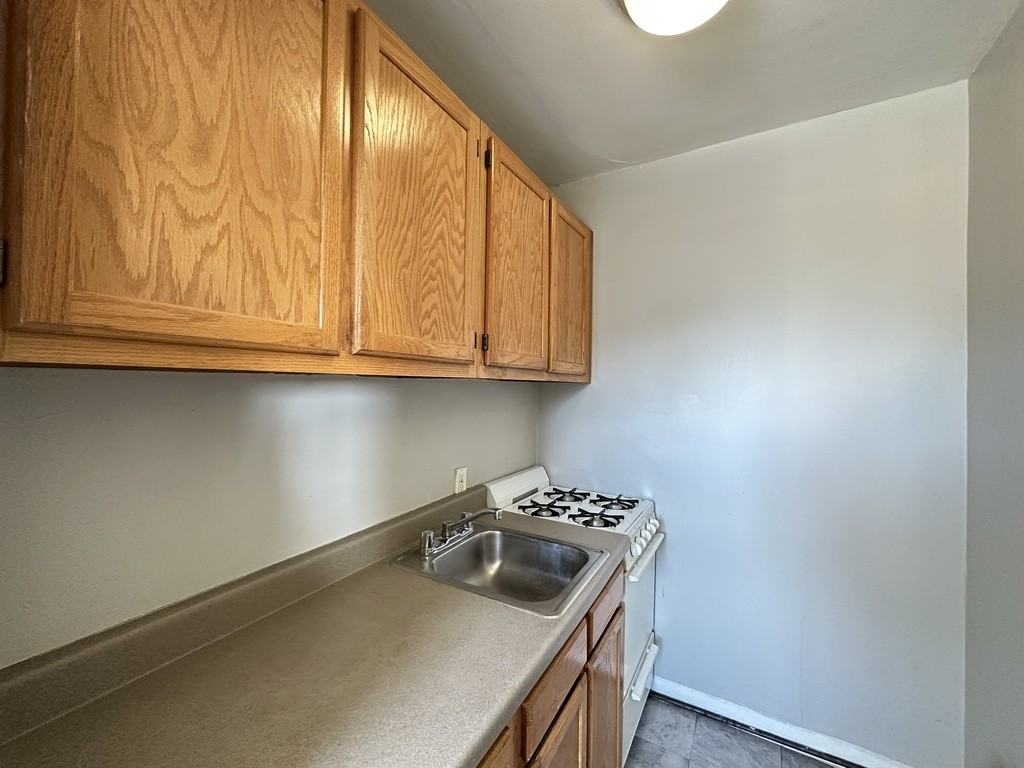 661 W Sheridan Rd #503 - Photo 3 of 21