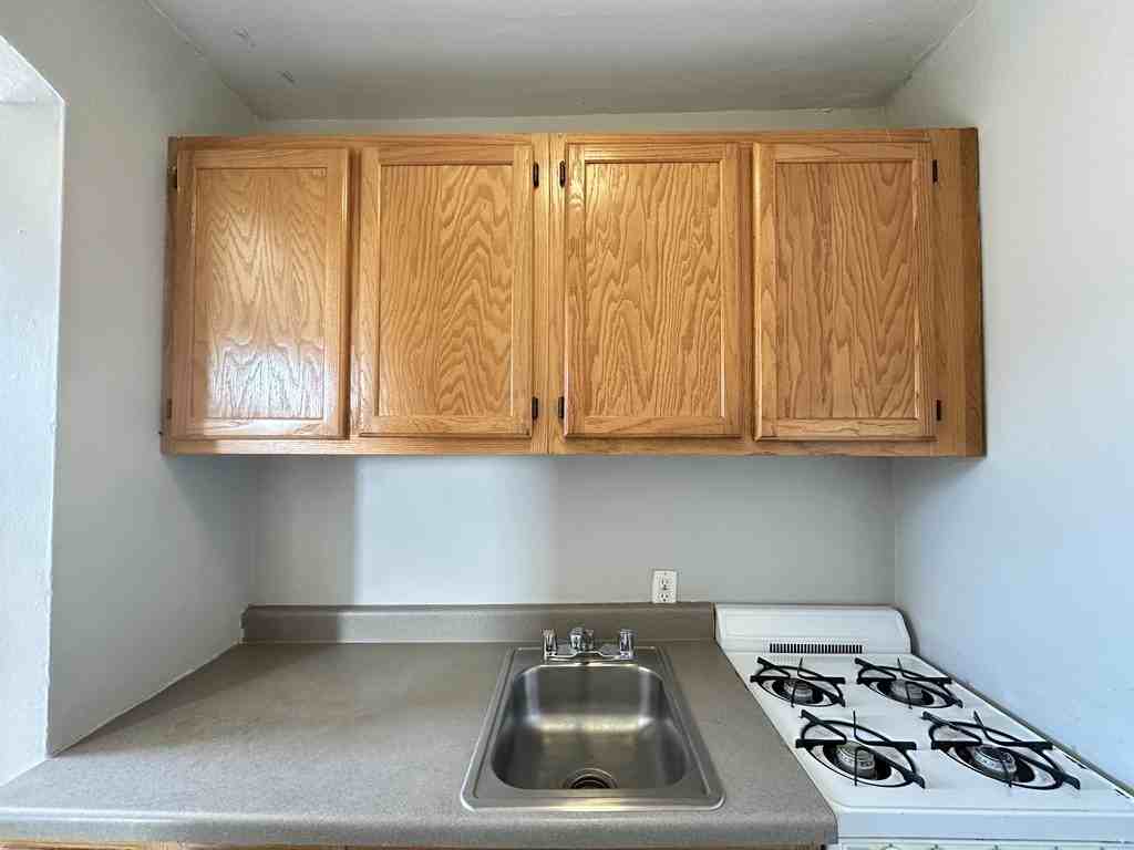 661 W Sheridan Rd #503 - Photo 4 of 21