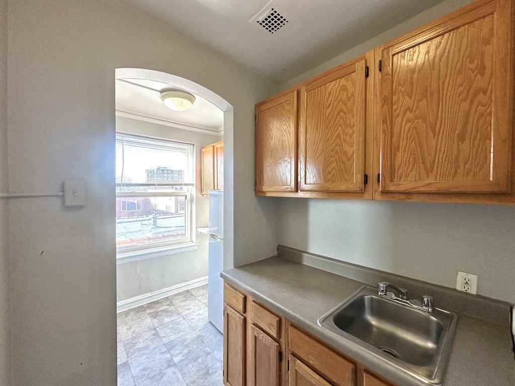 661 W Sheridan Rd #503 - Photo 5 of 21