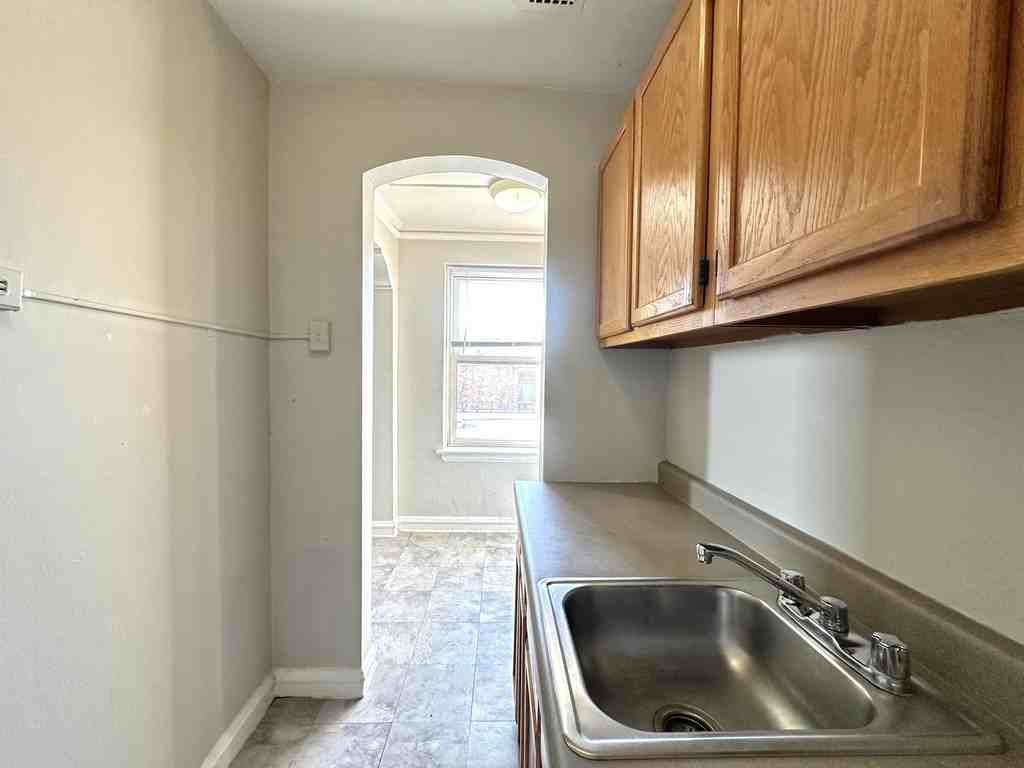 661 W Sheridan Rd #503 - Photo 6 of 21