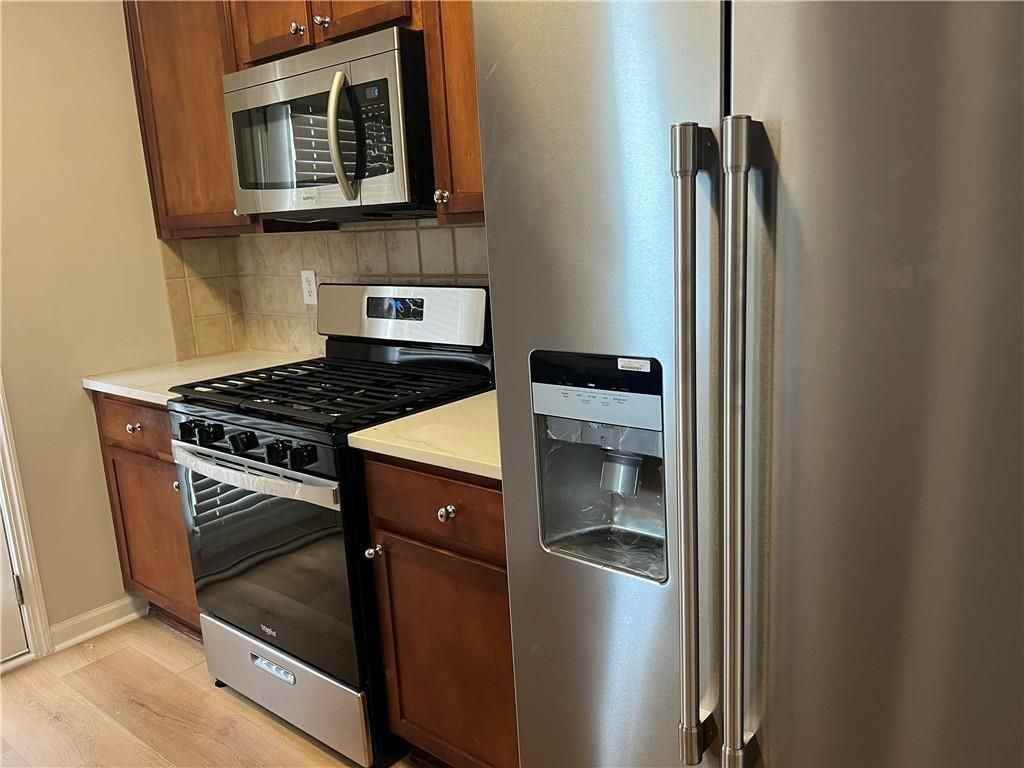 6614 Splashwater Dr - Photo 4 of 20