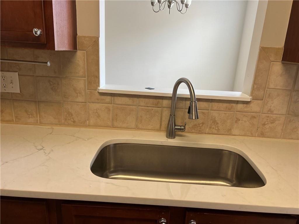 6614 Splashwater Dr - Photo 7 of 20