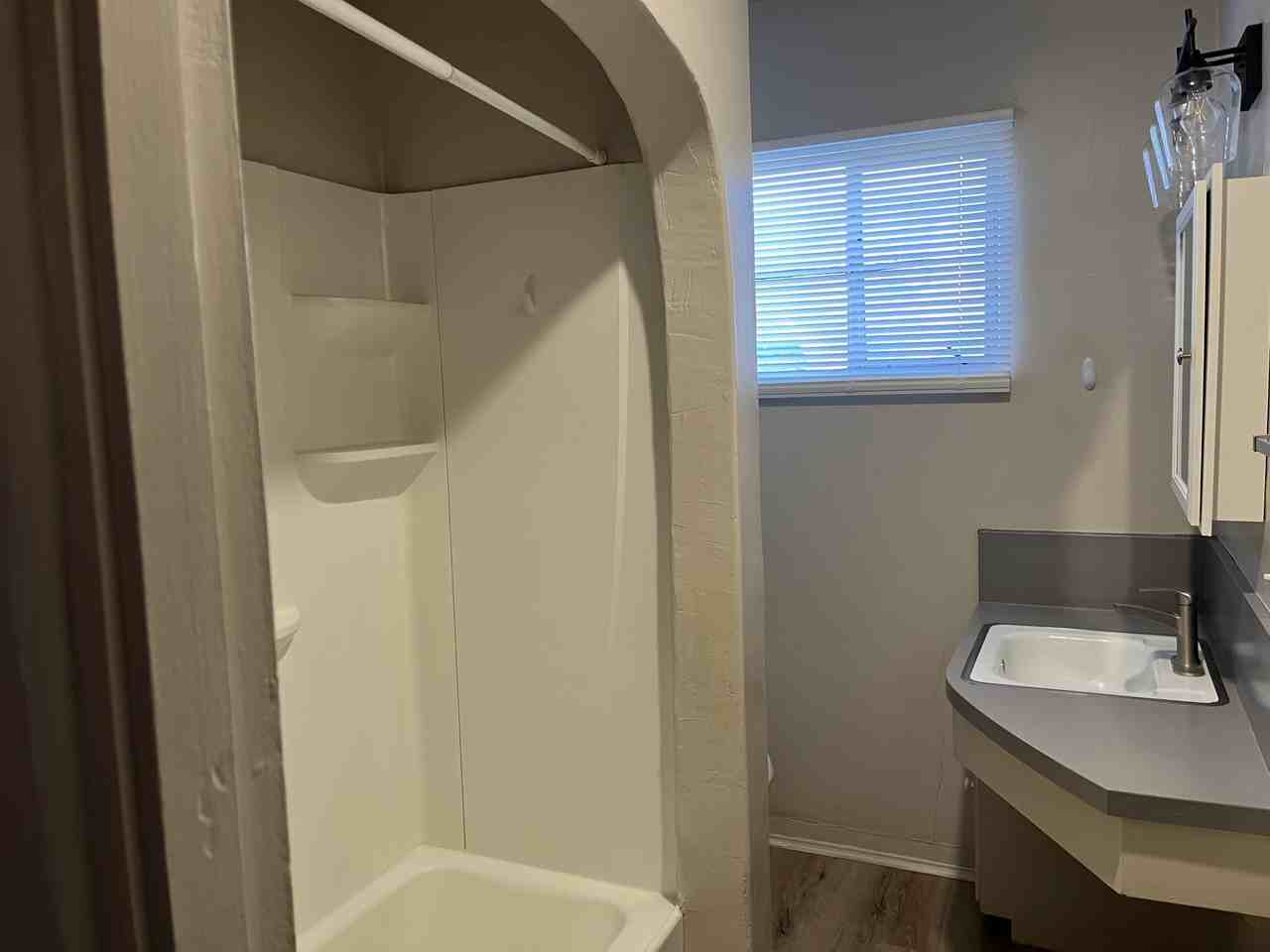 245 Solano Dr. Ne /Grand Ne - Photo 3 of 17