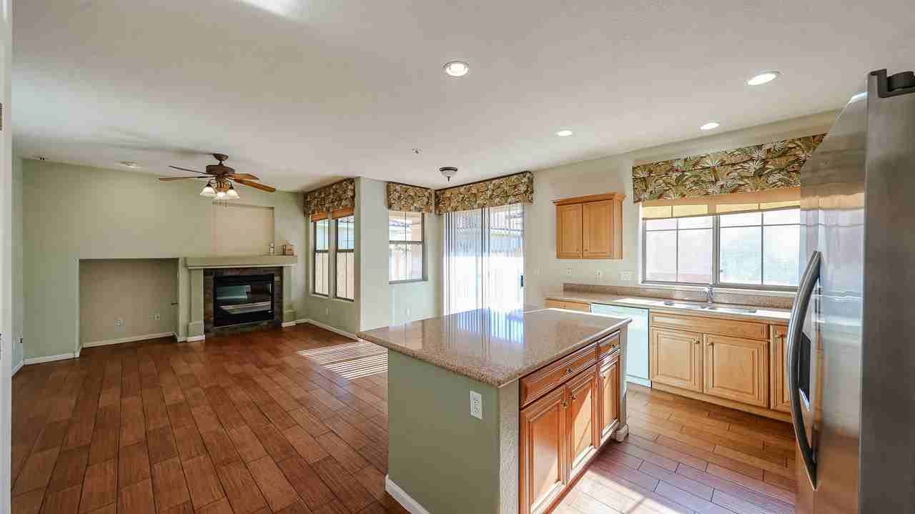 13601 W Cypress St - Photo 3 of 34