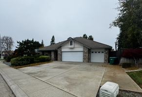 featured image of 13379 E Lockeford Ranch Dr