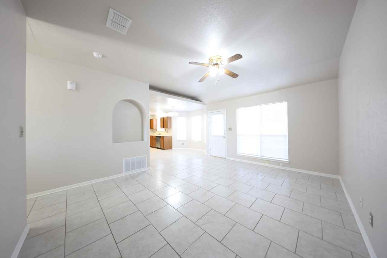 3308 Littleleaf Dr - Photo 7 of 20