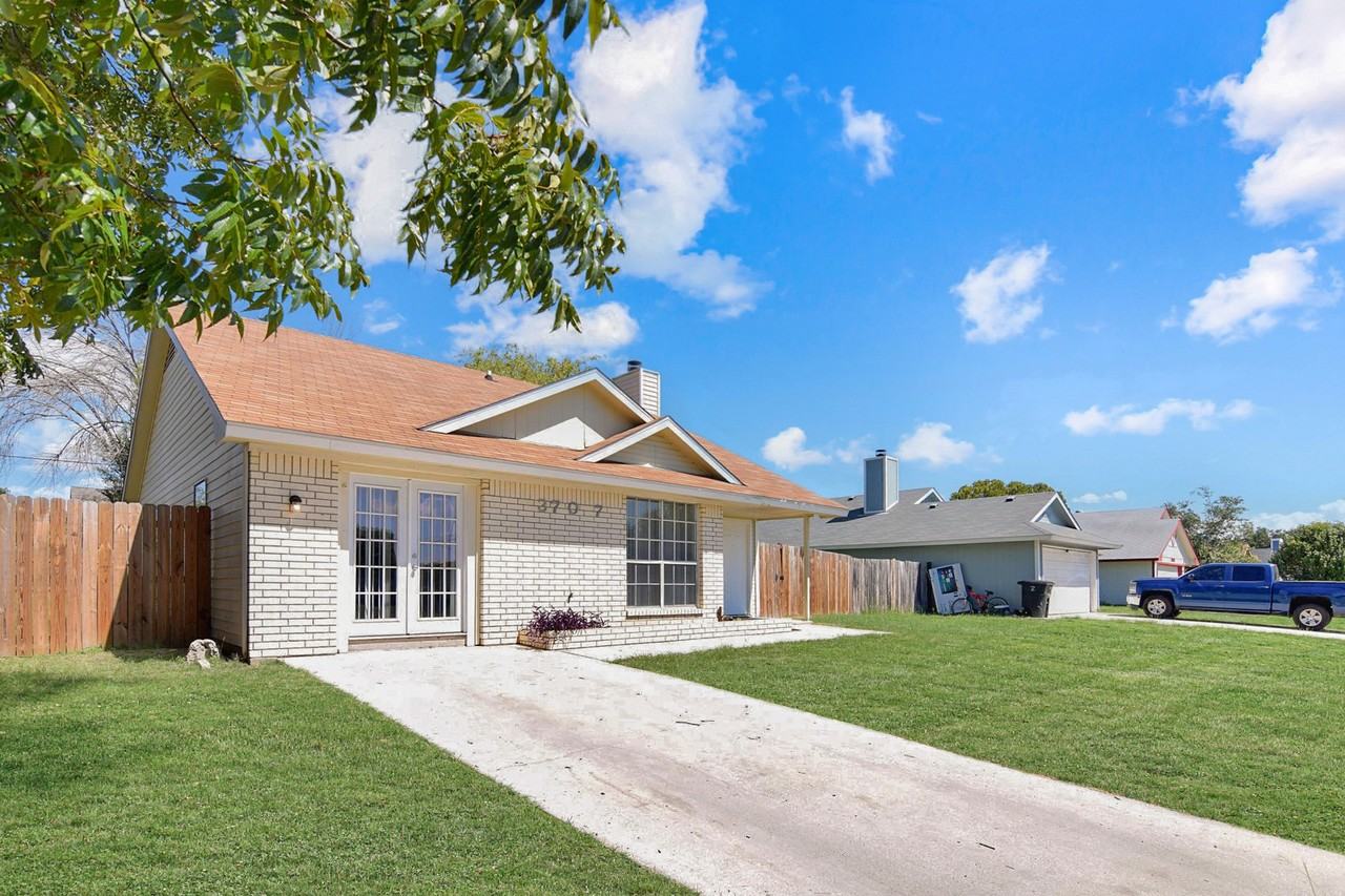 3707 Holbert Dr - Photo 4 of 21