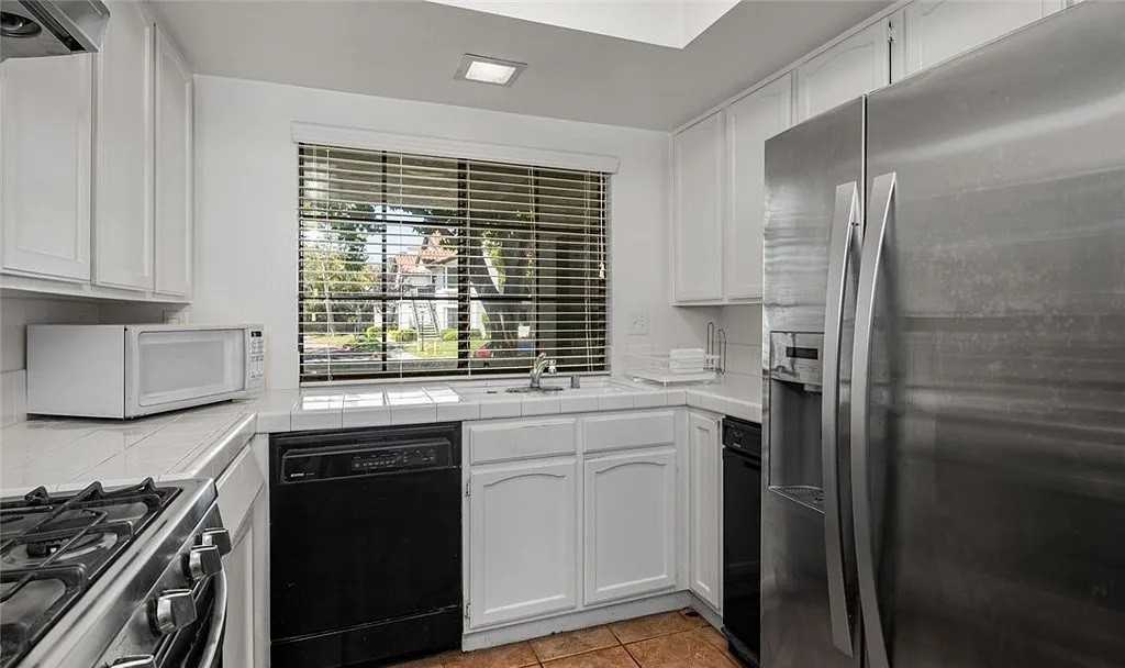 7057 Estrella De Mar Rd - Photo 5 of 8