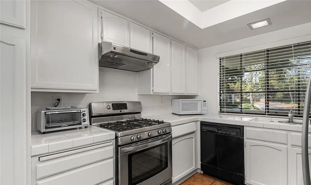 7057 Estrella De Mar Rd - Photo 6 of 8