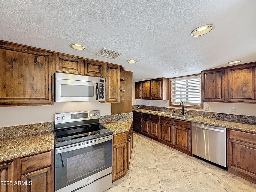 15545 E Mustang Dr - Photo 5 of 23