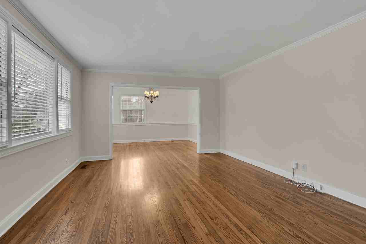 707 Estes Rd - Photo 5 of 38