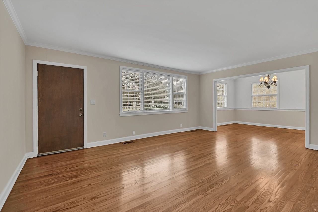 707 Estes Rd - Photo 6 of 38