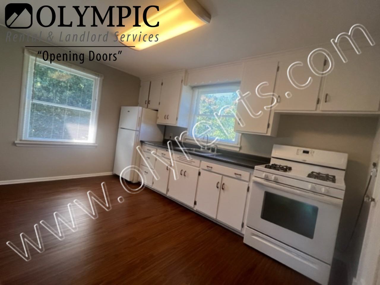 107 23Rd Ave Se - Photo 5 of 6