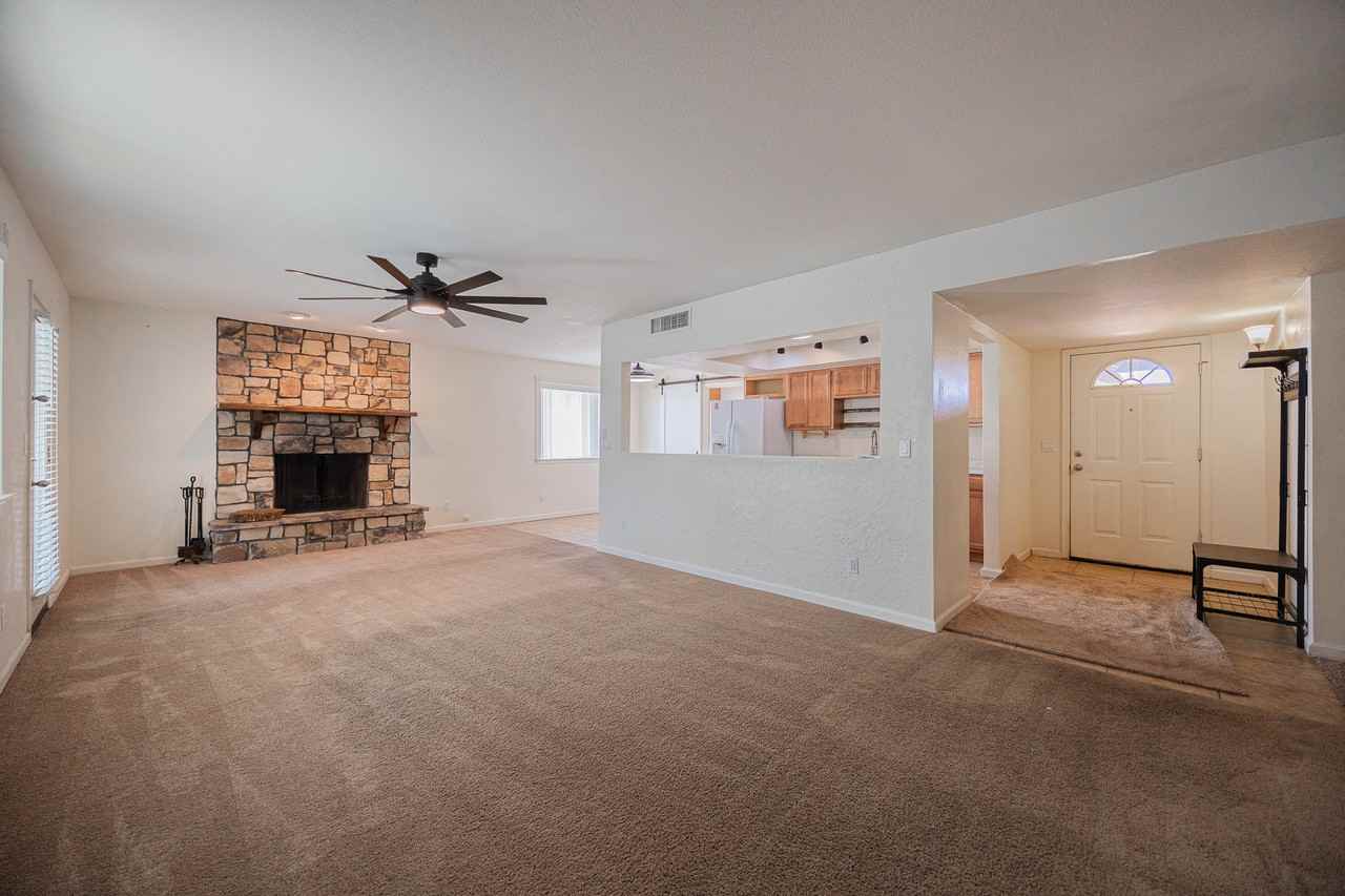 2429 E Juanita Ave - Photo 4 of 23