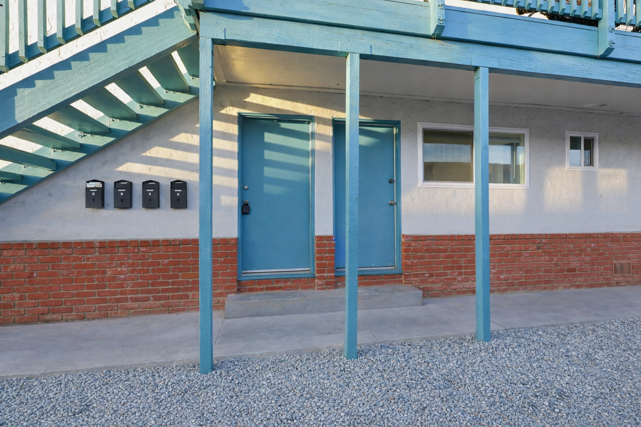 128 Bixby St - Photo 4 of 22