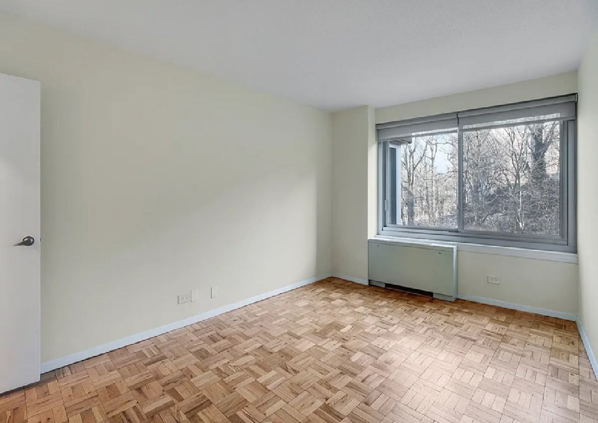 4455 Douglas Ave #8A - Photo 6 of 10