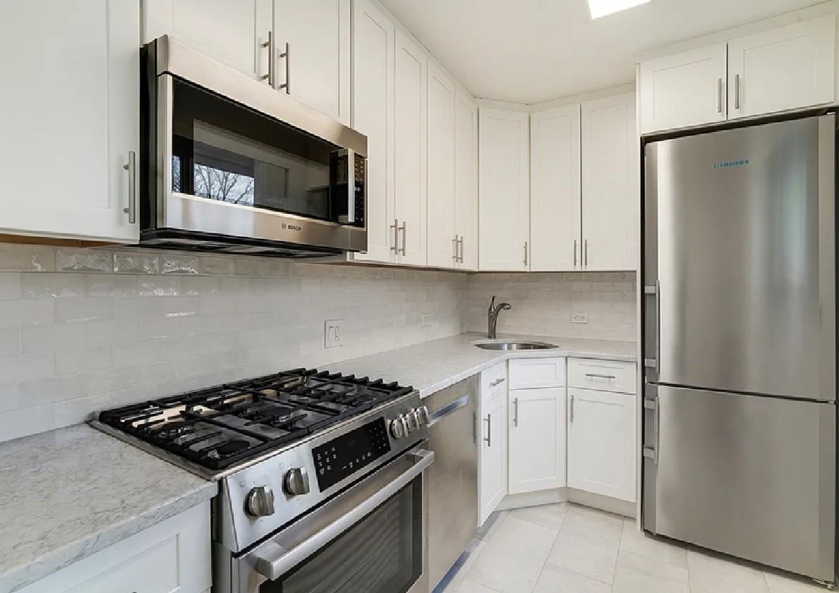 4455 Douglas Ave #8A - Photo 7 of 10