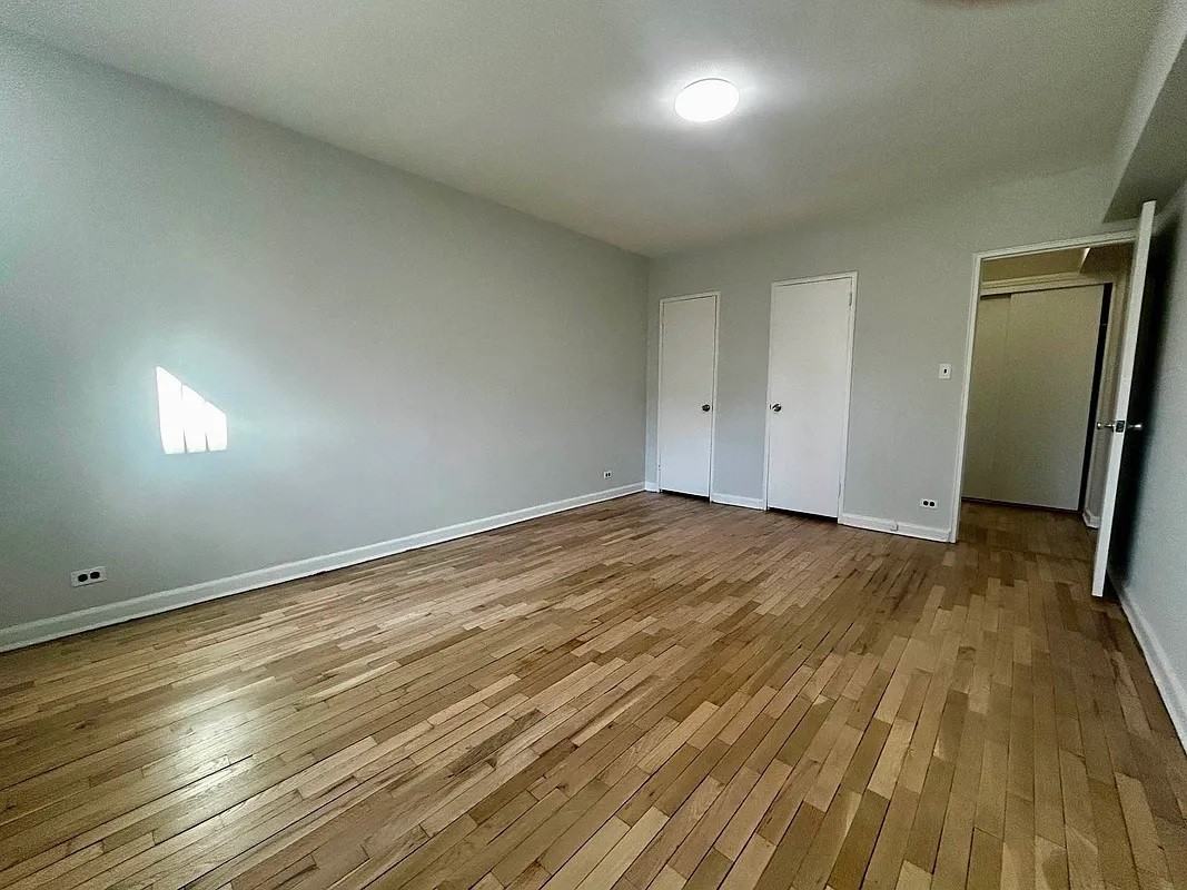 9430 Ridge Blvd #1E - Photo 6 of 11