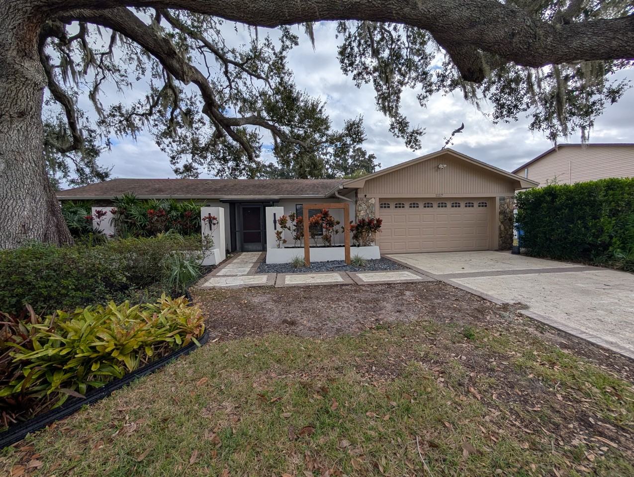 1117 Lakemont Dr - Photo 3 of 36