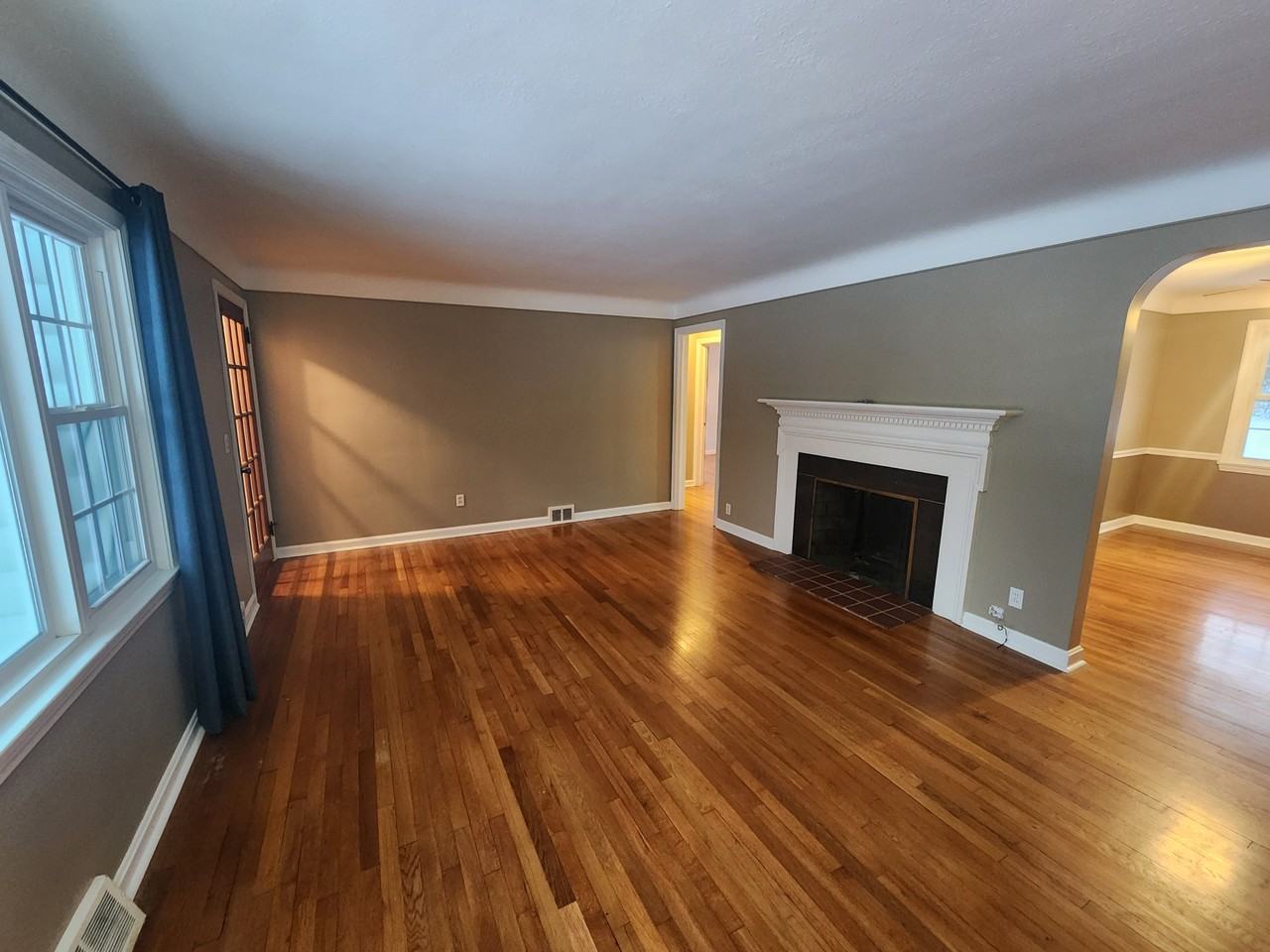 6736 Glenview Rd - Photo 3 of 17