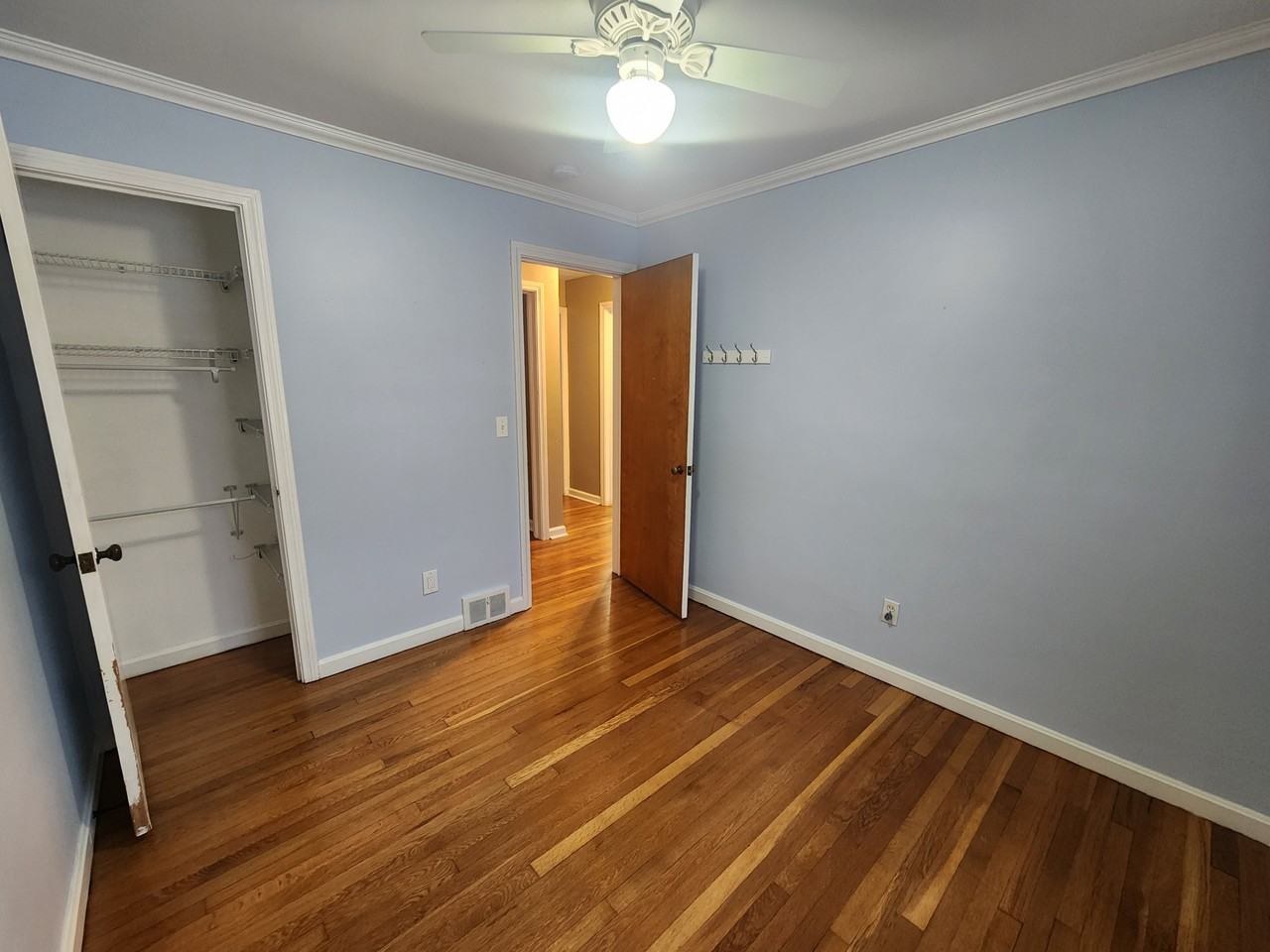 6736 Glenview Rd - Photo 6 of 17