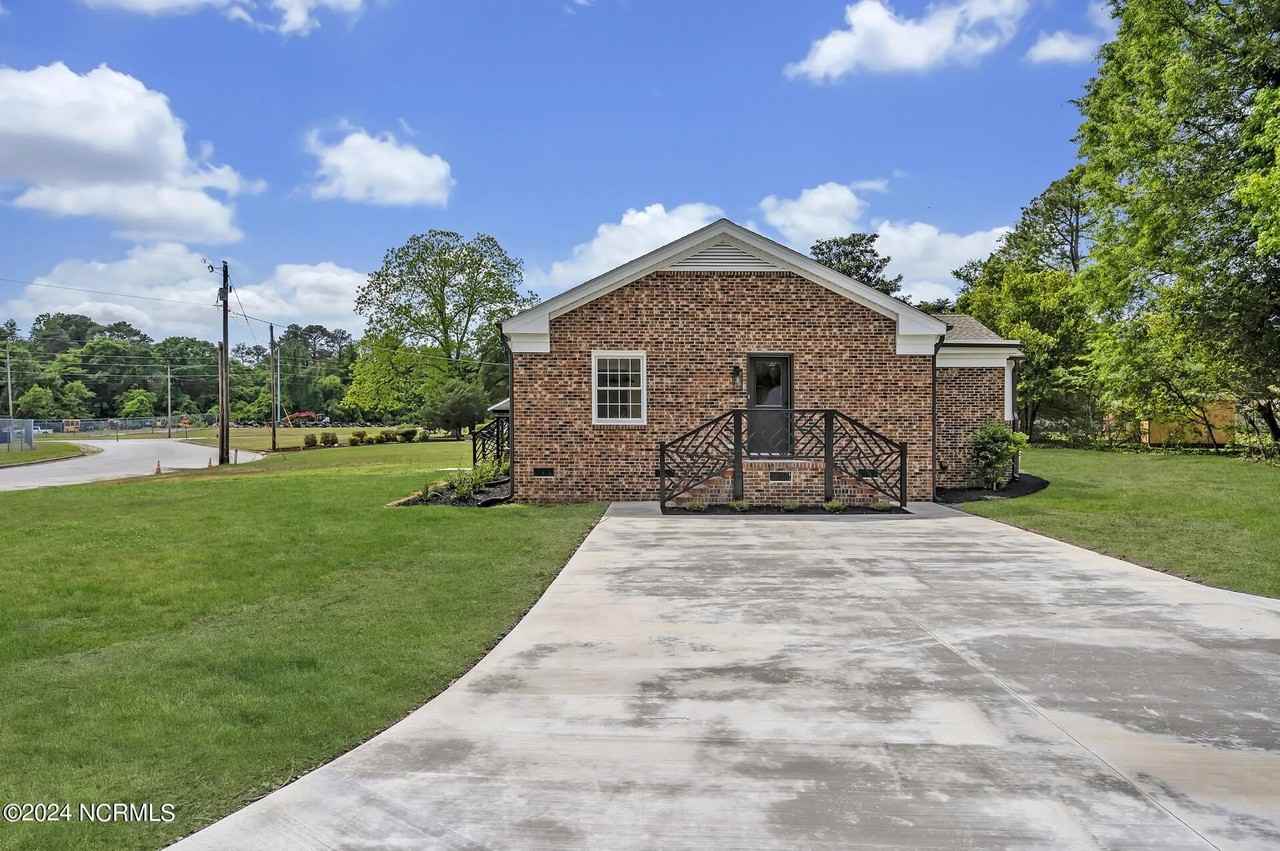 204 S Harris St #NA - Photo 3 of 19