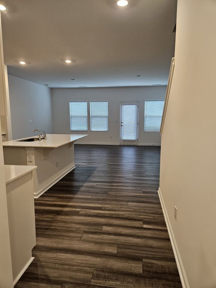 868 Pilot St #868 - Photo 5 of 28