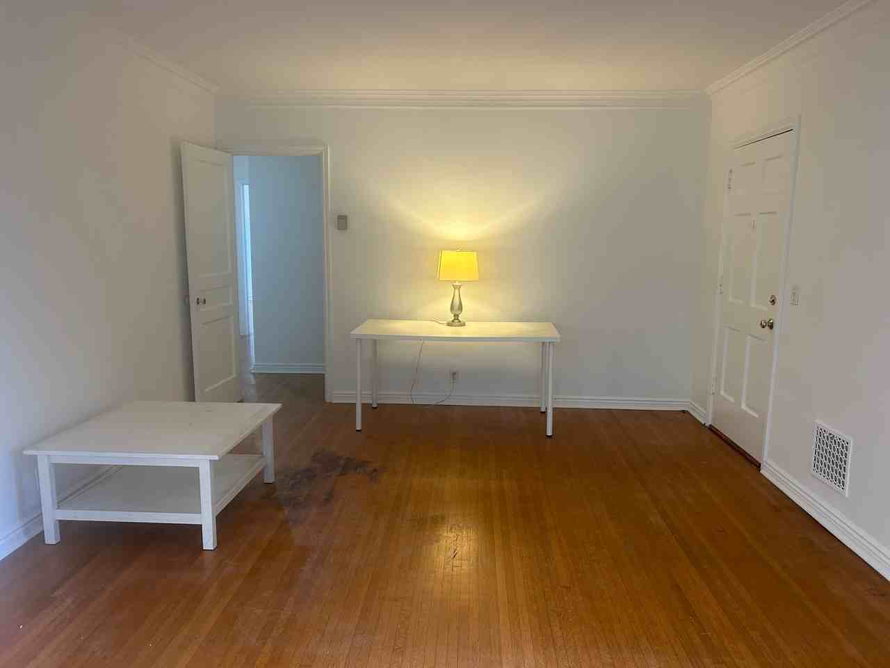 136 S Roxbury Dr #4 - Photo 3 of 9