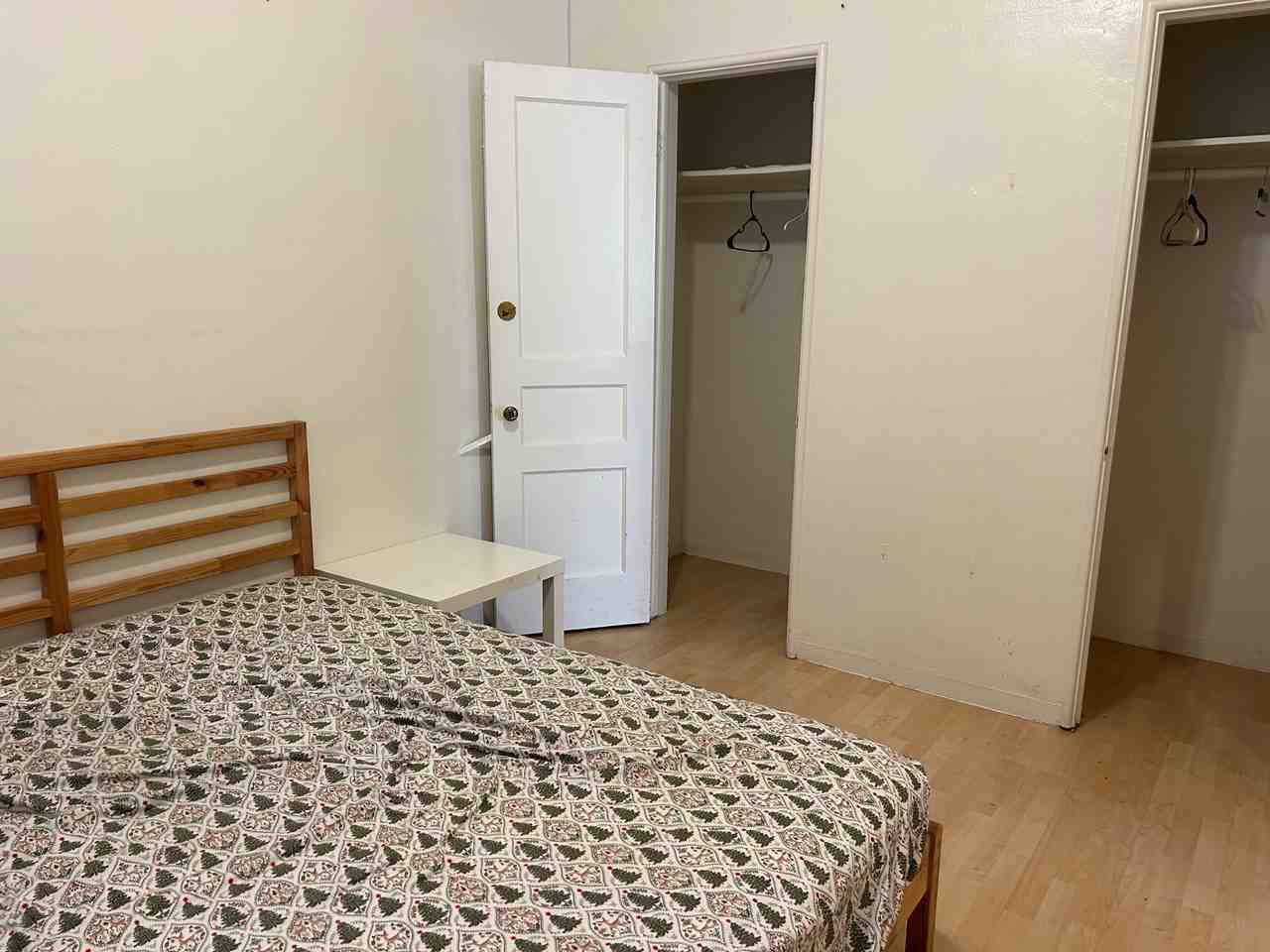 152 S Reeves Dr #104 - Photo 3 of 8