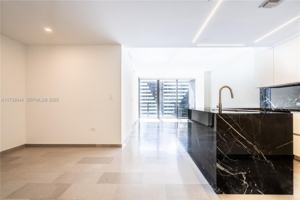 featured image of SE 7th St & S Miami Ave