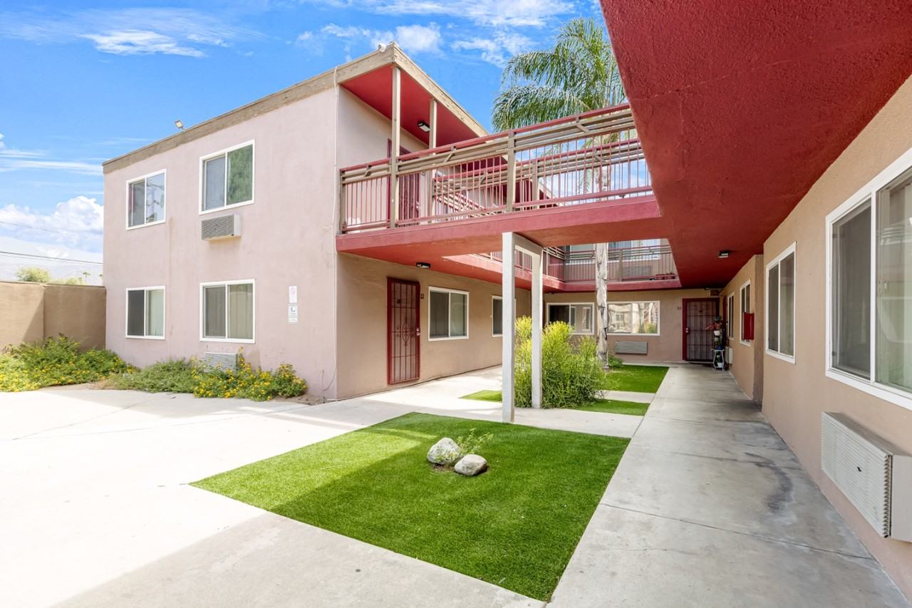 Rose Gardens - Photo 6 of 7